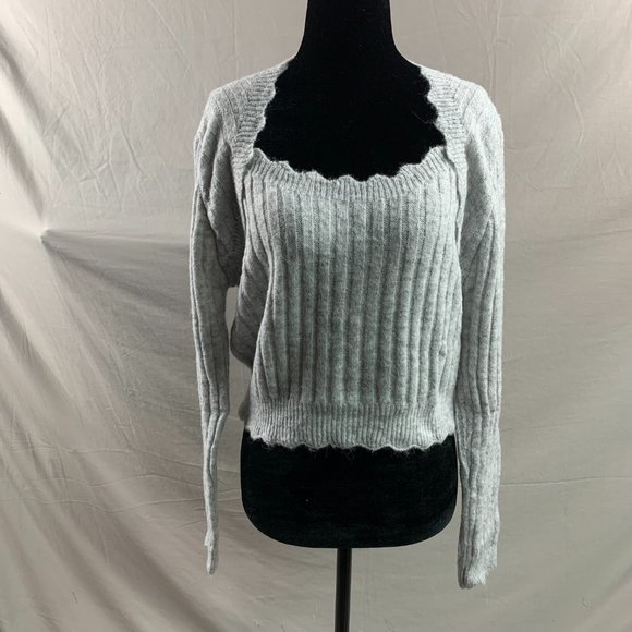 Grey Scallop Trim Ribbed Knit Sweater - Picture 6 of 6